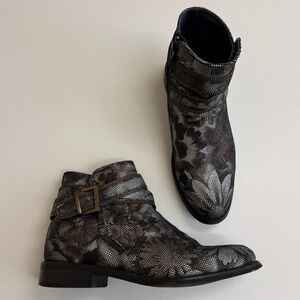 Unity in Diversity Boots Women 38 Silver Floral Moto Buckle Zip Ankle Grunge